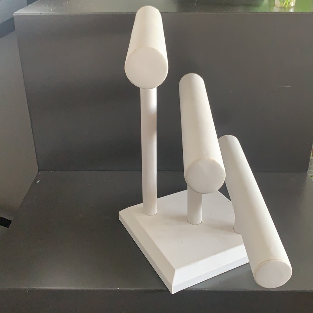 Brand new never used bracelet holder - Picture 3 of 5